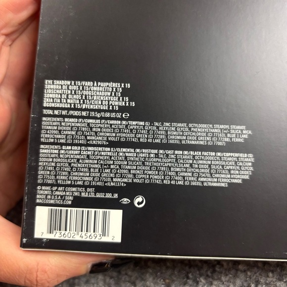 MAC Cosmetics NIB Eye Shadow x 15 color: In the Flesh palette - Picture 6 of 7